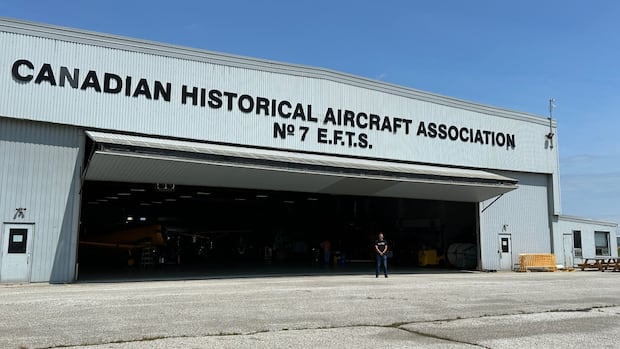 Elektronička plesna glazbena zabava zakazana za hangar Windsor Aircraft – ali to nije rave