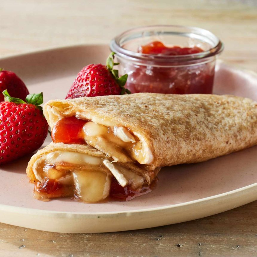 3 ingredient brie jam wrap 8303973 1x1 1856e9daa4bb4b01ad1520221ffddee5