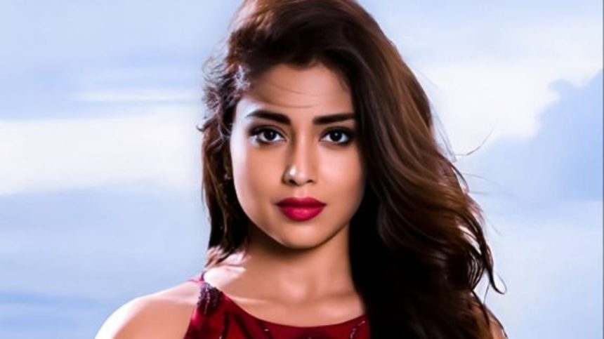 Shriya Saran 1740140467703 1740140505937