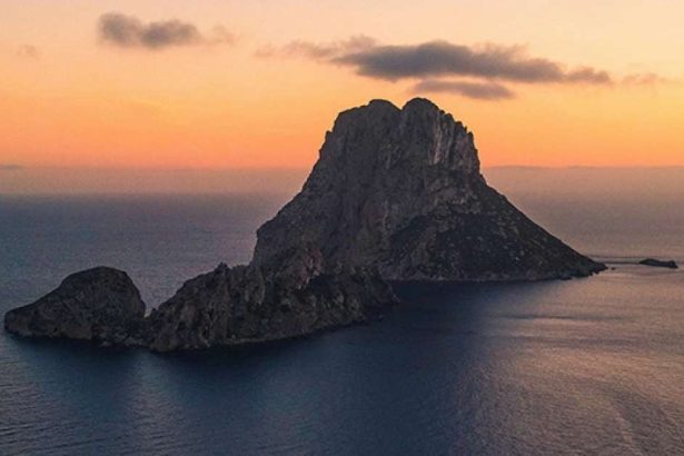 Popularna vidikovac Es Vedrà na Ibizi zatvoren od strane lokalnog stanovništva u pokušaju suzbijanja turizma – Vijesti