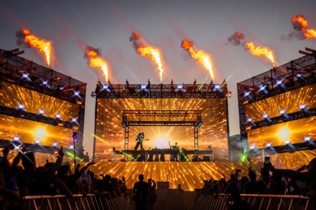 Monumentalna faza 1 glazbenog festivala u Sjevernoj obali povodom 15. obljetnice