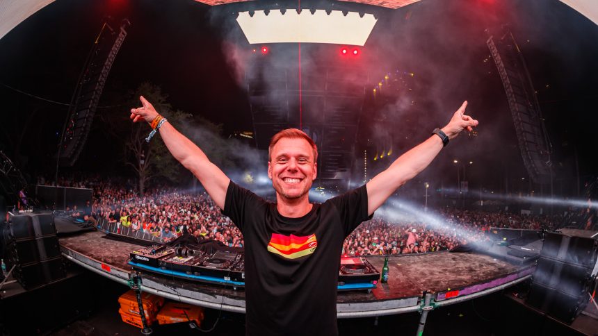 551920 ArminvanBuuren UltraMiamiDag1 24 BartHeemskerk Socials b1bba7 original 1725535870
