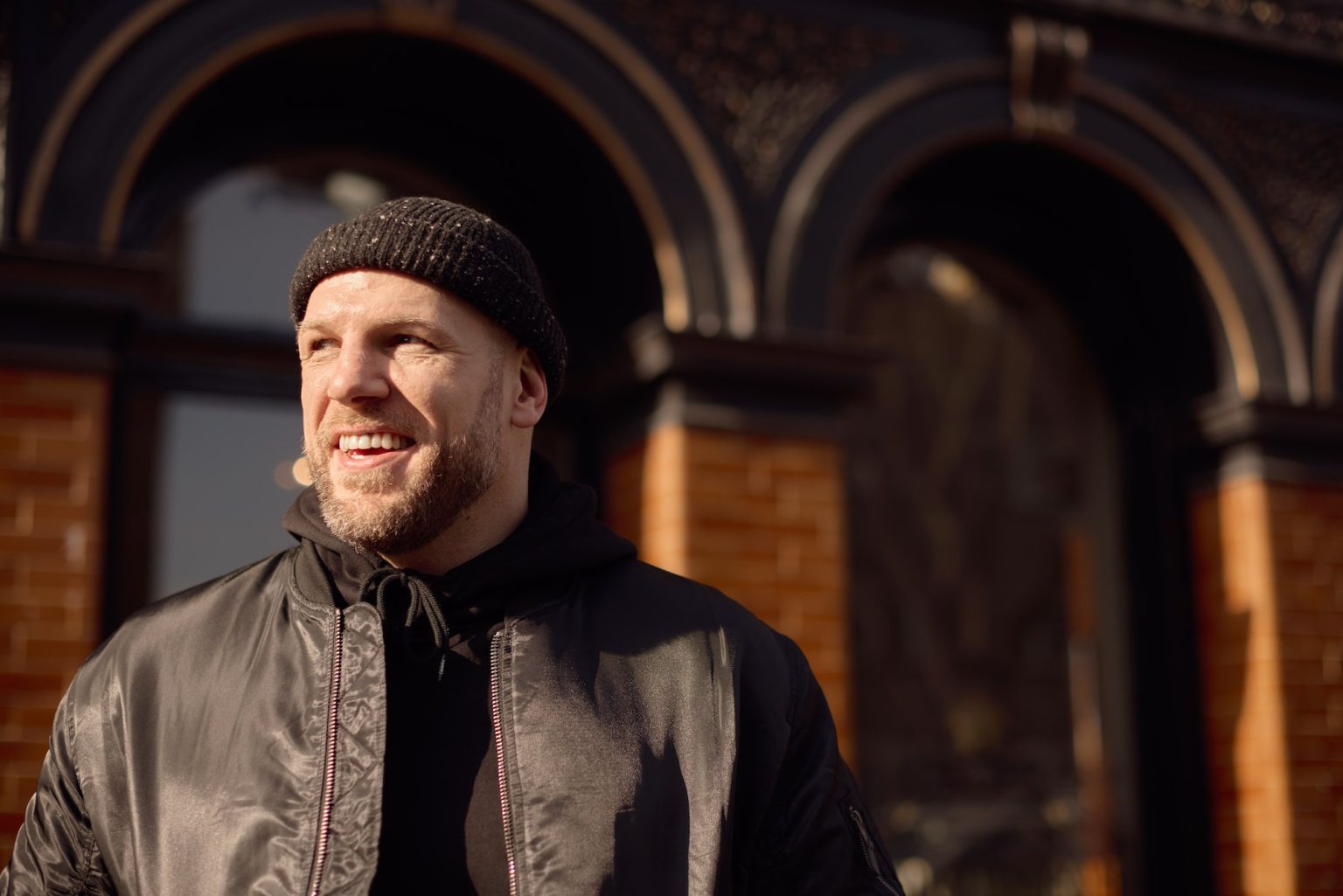 Haskell raspravlja o razvoju tehnološkog sektora, karijeri i dijeli jedinstveni miks! (Intervju)