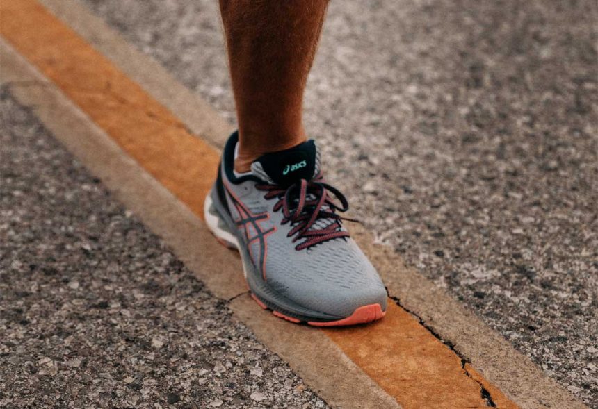 runner jakob owens on unsplash feat
