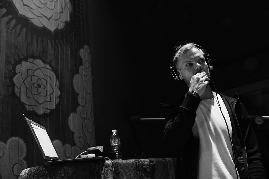 AVICII FEERT: nostalgičan, bezvremenski i nezaboravan posljednji poklon od pokojnog EDM megastar