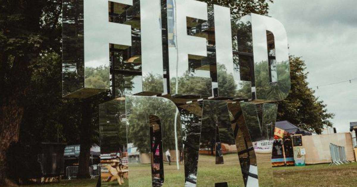 Brian Eno, Ben UFO i Jyoty potpisali otvoreno pismo pozivajući Dan polja da se distancira od KKR-a – Vijesti