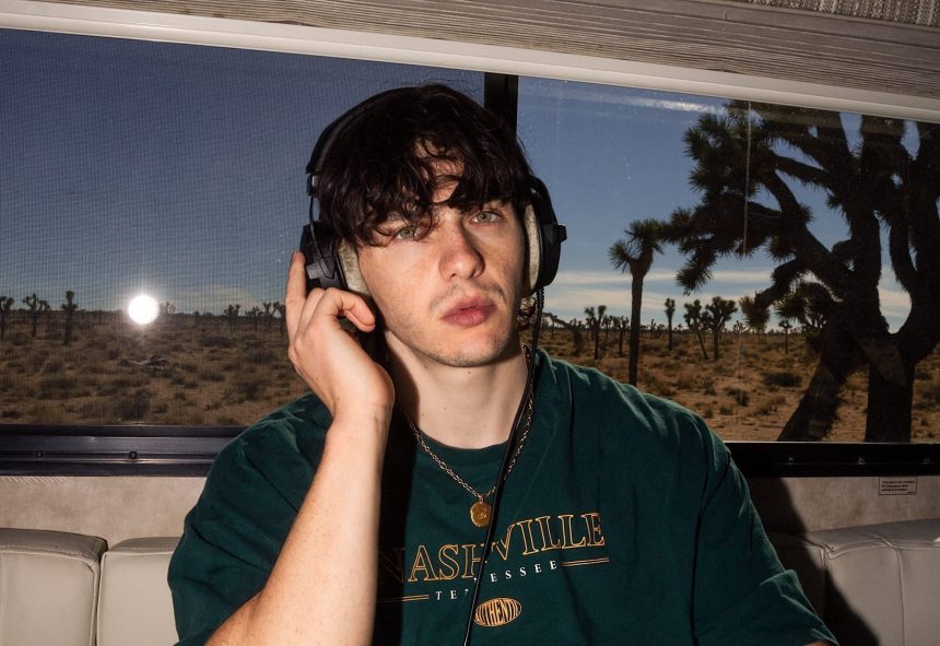 Petit Biscuit pressshot e1747389719105