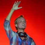 AVICII ESSENCIJE: 10 pjesama koje ističu širinu talenta i utjecaj EDM legende