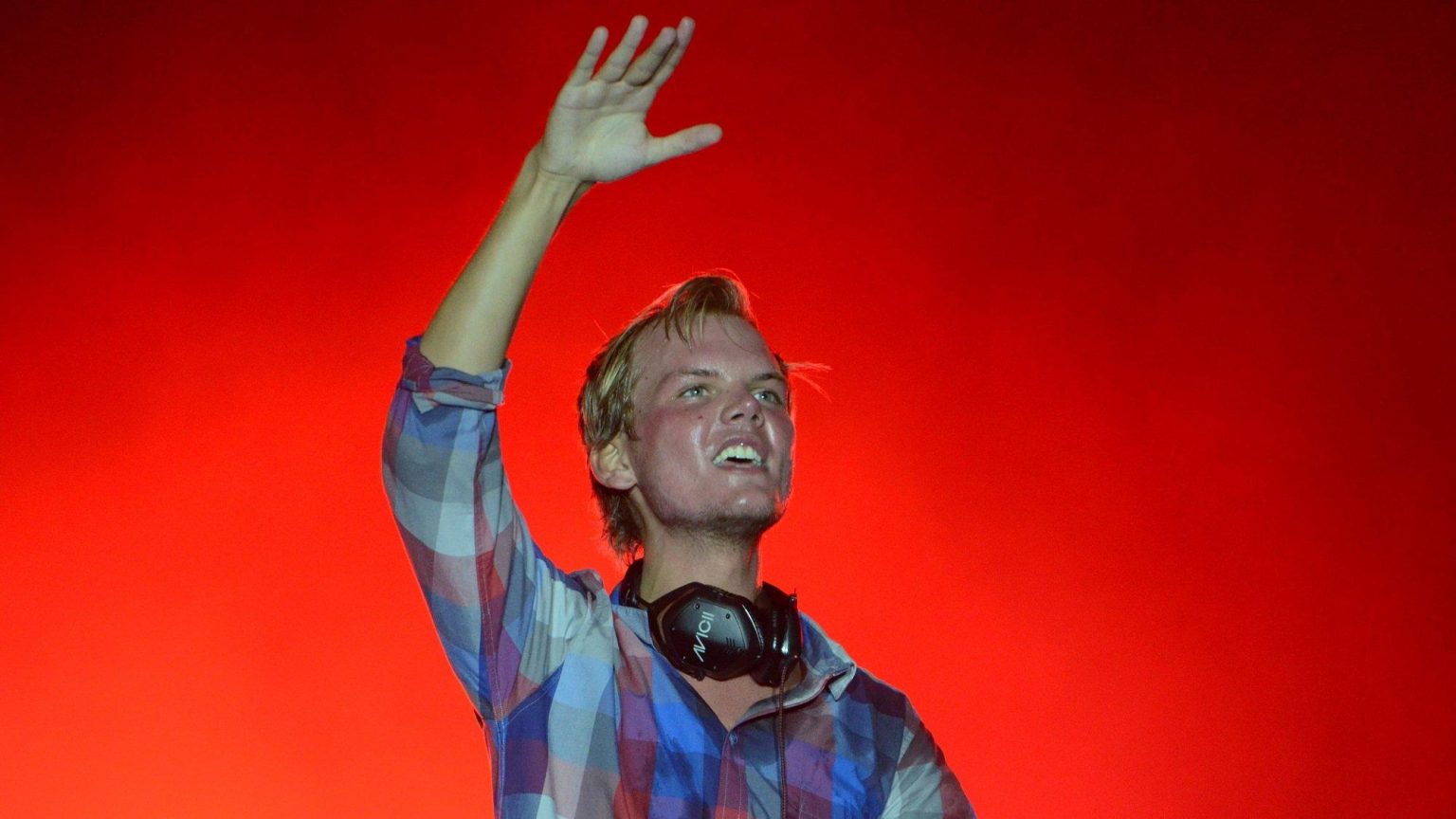 AVICII ESSENCIJE: 10 pjesama koje ističu širinu talenta i utjecaj EDM legende