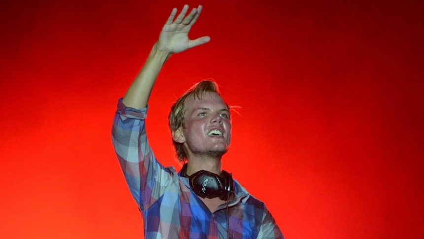 avicii performs 2012 GettyImages 141845030