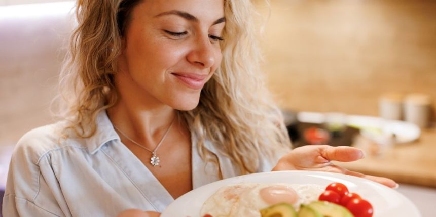 Gubitak kilograma: Optimalno vrijeme za doručak za “lako i učinkovito” mršavljenje