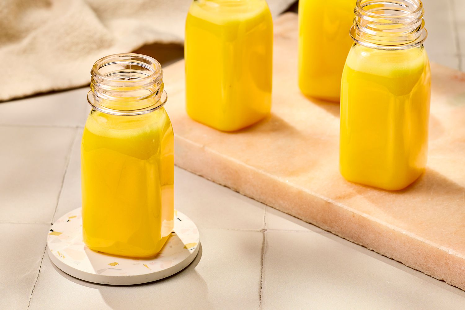Ananas-ginger-turmeric shotovi