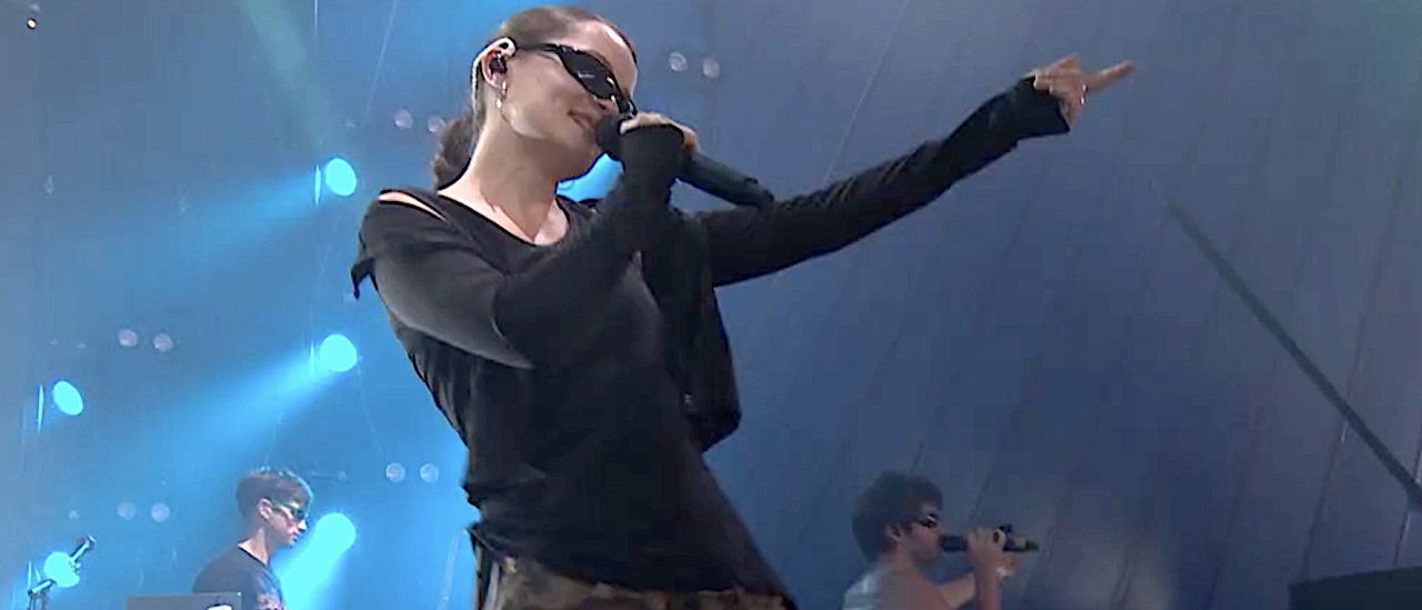 Kuke dovoljno velike da prime kaiju i basline tako neodoljive da mogu sletjeti ljude u rehabilitaciju: jedan od najzgodnijih svjetskih EDM bendova samo Fcuked Glastonbury Festival.