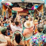Troyboi, The Glitch Mob, VNSSA i još mnogi drugi nastupaju na Dirtybird Campinn Festivalu 2025. godine – EDM.com