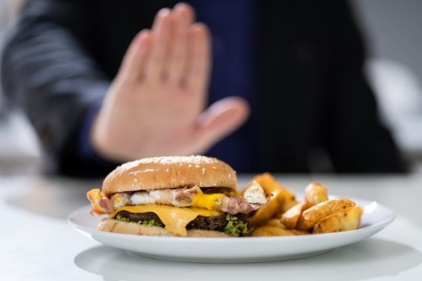 5 načina na koje prehrana utječe na zdravlje bubrega, uključujući namirnice koje treba izbjegavati: od prekomjernog unosa proteina do visokog unosa soli | Zdravlje