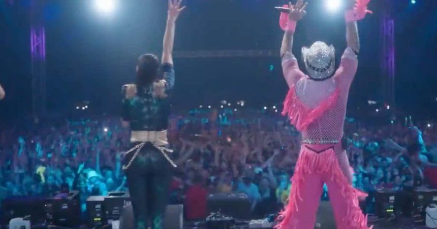 Pogledajte tisuće metalnih glava kako pjevaju Vengaboys na festivalu za preuzimanje – Vijesti