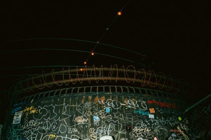 Situacija s taocima otkriva eksplozivni novi singl ‘The Device’ uoči svog debitantskog albuma i nacionalne turneje