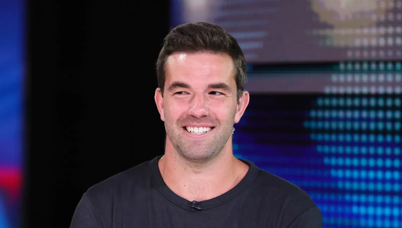 Billy McFarland prodaje IP FYRE Festivala za manje od 250.000 USD i najavljuje novu tehnološku platformu.