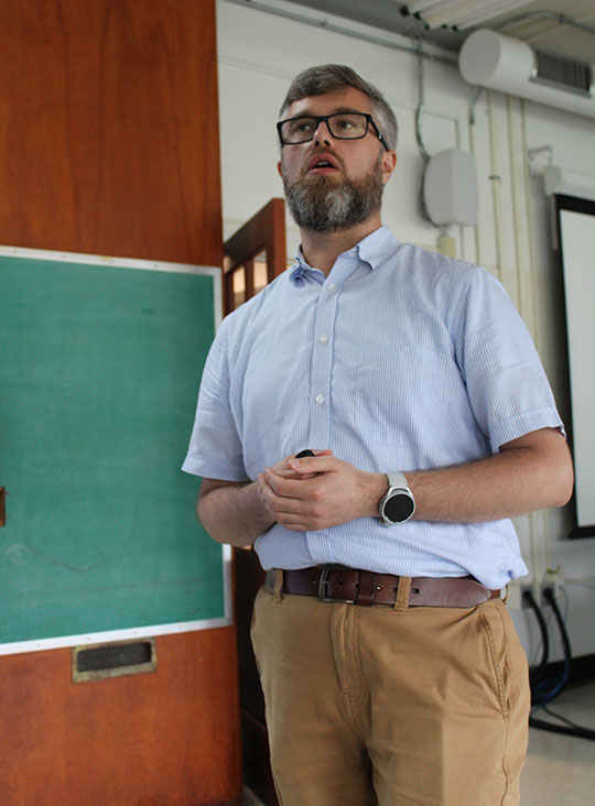 Profesor Sveučilišta tehnološkog u Varšavi, Sveučilište Alfred.