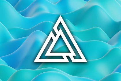 Julien Fade, Tudor & Caroline Byrne – Keep Me