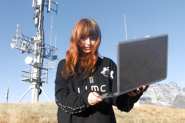 Ninajirachi predstavlja svoj djevojački EDM širokim masama na australskoj turneji