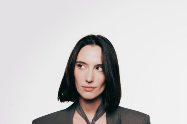 Amelie Lens pomiče granice s kompilacijom EXHALE VA007