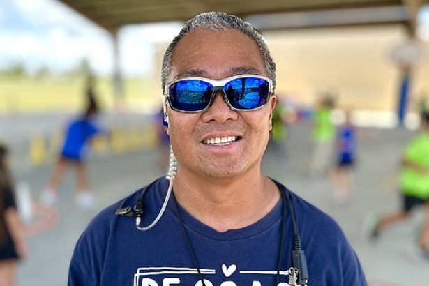 A+ Učitelj podučava učenike zdravim navikama života