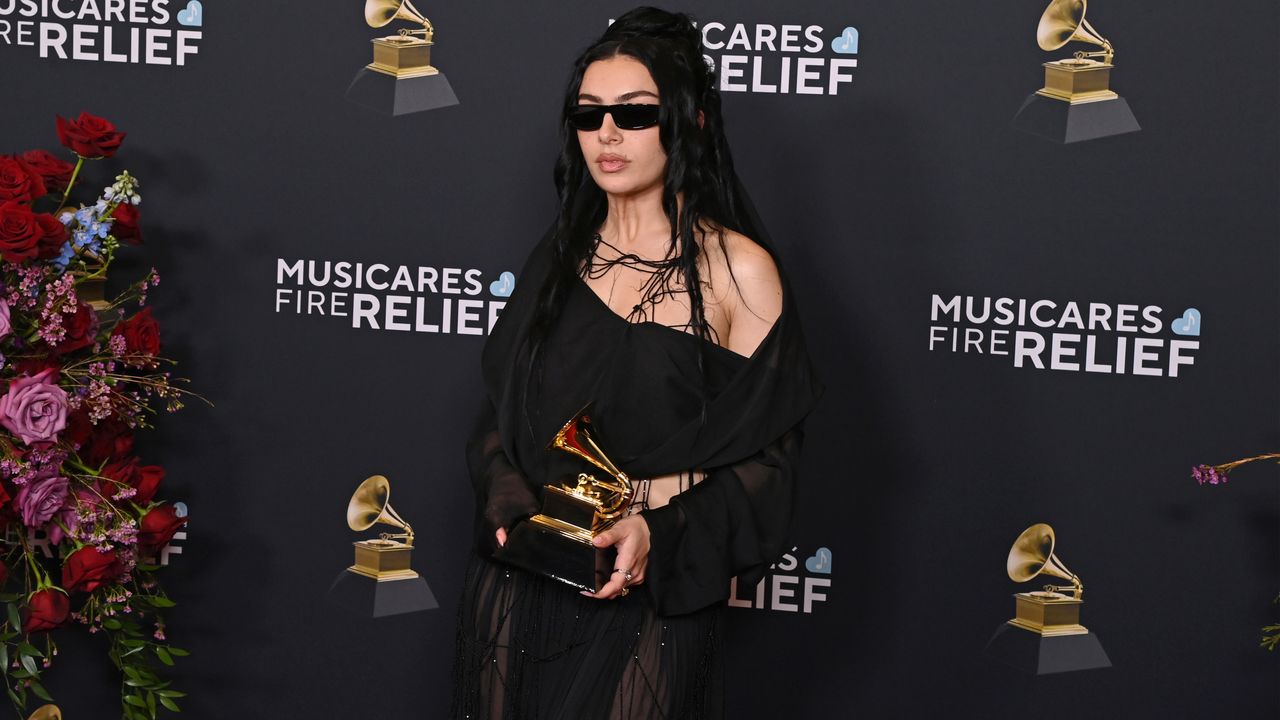 Charli XCX osvajaju Grammy za najbolji album plesne/elektroničke glazbe s albumom “Brat” 2025.
