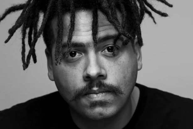 TheHundred ove subote navečer slavi svoju 15. godišnjicu s Sethom Troxlerom, Slippin Jimmyjem i Miss Flowers.