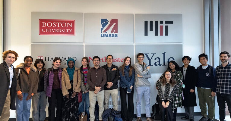 Kritično računalstvo: Uvid u društvene i humanističke aspekte tehnologije