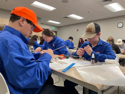 Područni učenici isprobavaju svoje tehnološke vještine