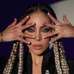 Esther Anaya otkriva svoje glazbeno umijeće s novim singlom i uzorkom Pa