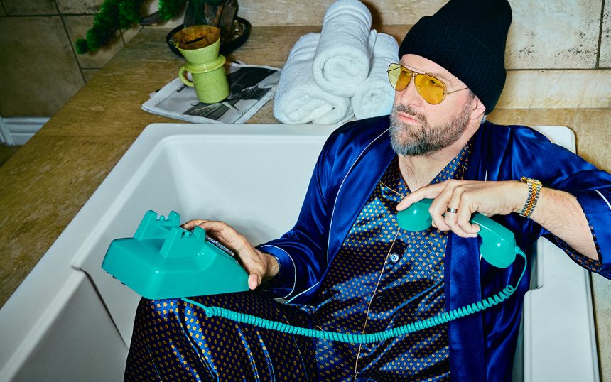 Claude Life of Leisure Bathtub Phone Teal