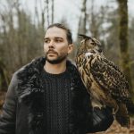 U vrtu: Sedam lavova o rastu, tuzi i glazbi između svjetova