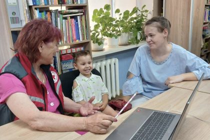 Više od 136 000 Ukrajinaca doseglo kroz aktivnosti promicanja zdravlja i prevencije bolesti ukrajinskog Crvenog križa od početka punopravne invazije