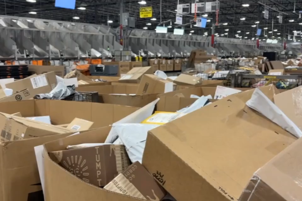 Portlandski poštanski radnici koriste naprednu tehnologiju za rješavanje praznične gužve