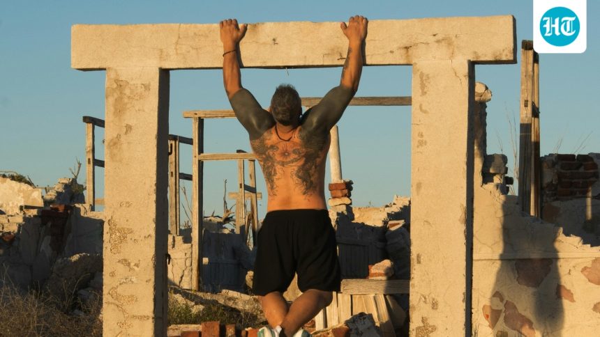 hang 1765536362953 1765536363261