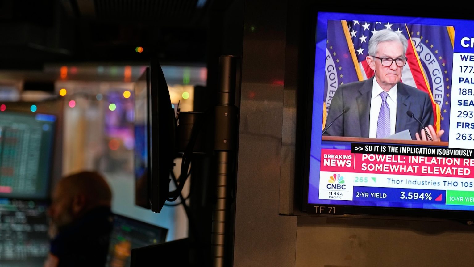 Svjetske dionice su mješovite zbog Oracleove zarade koja podiže zabrinutost oko umjetne inteligencije, pogađajući tehnološke dionice.