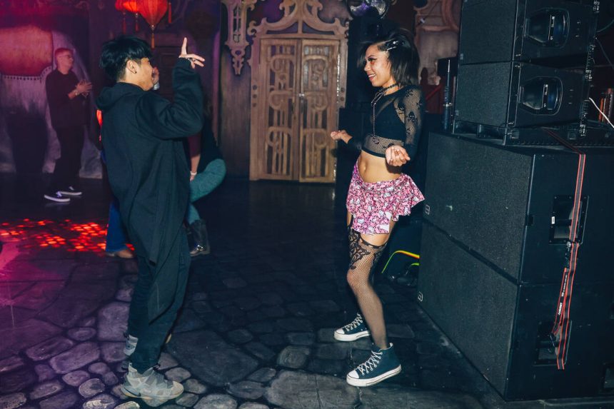 Rave i koktel kazalište: Oddyssey Noir i Oddyssey Manor oduševljavaju Area15