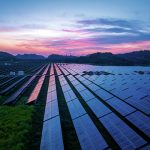 Pokretači politike za tehnologiju čiste energije 2025. godine