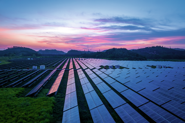 Pokretači politike za tehnologiju čiste energije 2025. godine