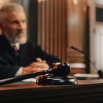 Preoblikovanje pravde: Kako tehnologija mijenja podršku strankama koje se same zastupaju