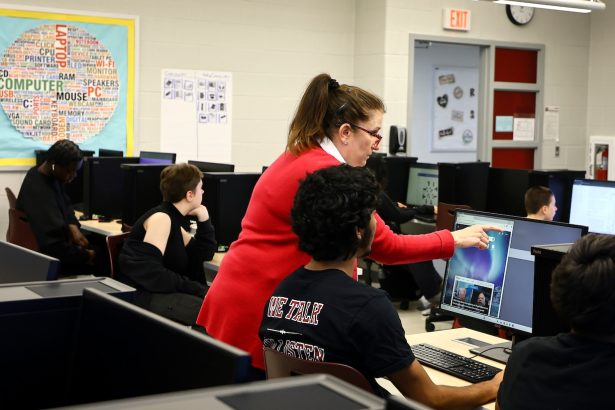 Politika umjetne inteligencije u Ohiju za škole vjerojatno će se razvijati s tehnologijom, ističe DEW.