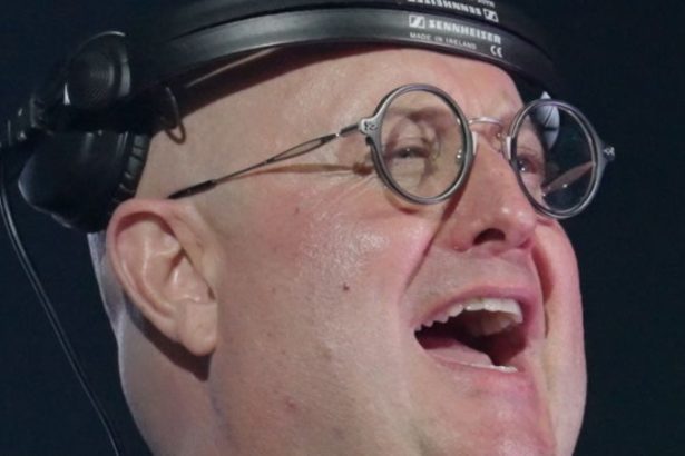 Na turneji s katoličkim svećenikom DJ-em