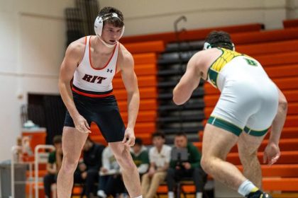 Hrvanje završava 1-1 na John Carroll Duals