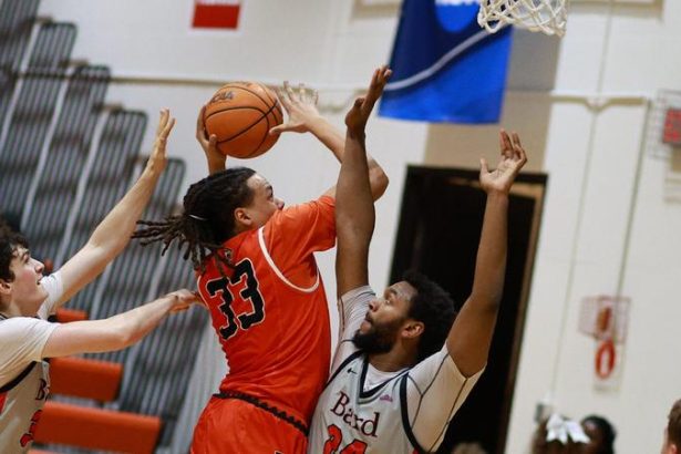 Men’s Basketball Defeats Bard, 84-58