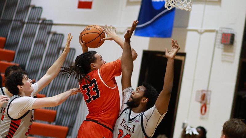 Men’s Basketball Defeats Bard, 84-58