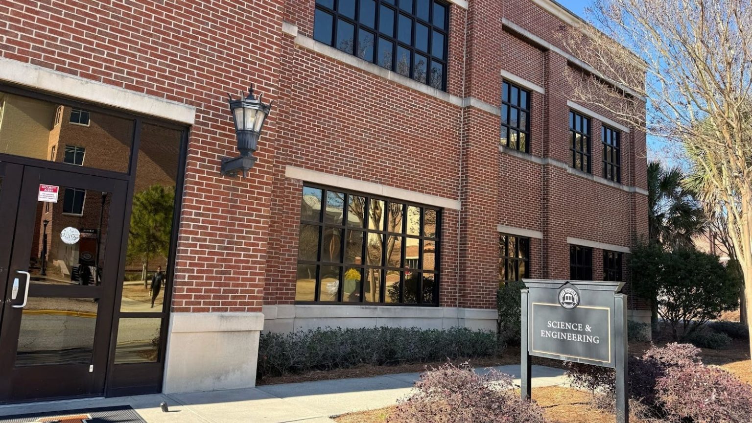 As AI Thrives, Mercer Professors Share Their Insights on the Technology