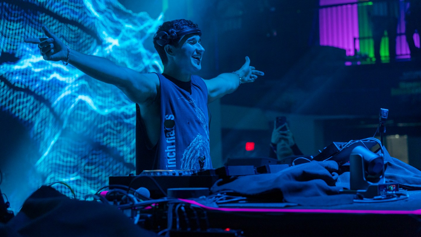 John Summit prijeti da će napustiti Wasserman usred skandala s Epsteinovim dosjeima.