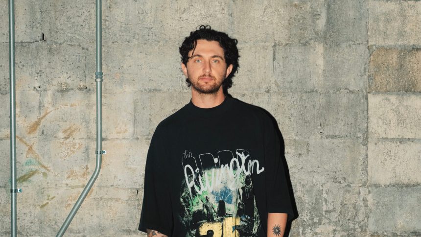 Max Styler podiže noć do maksimuma s nezasitnim Tech House Club Bangerom “One More” ft. Ad-Apt – ODMAH NASTUPI